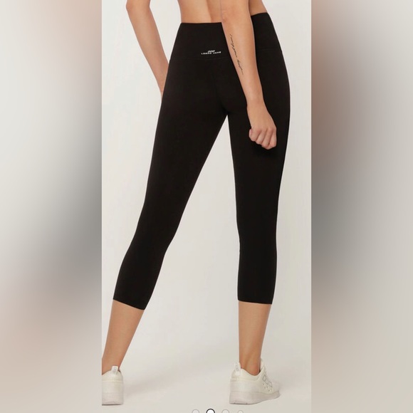 Lorna Jane black 3/4 leggings - Picture 1 of 4